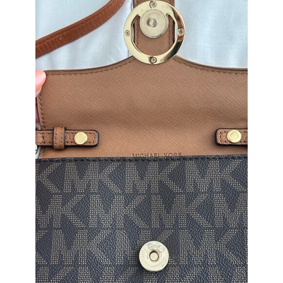 Michael Kors Hudson Large Phone Leather Crossbody Bag NWOT - Picture 5 of 9